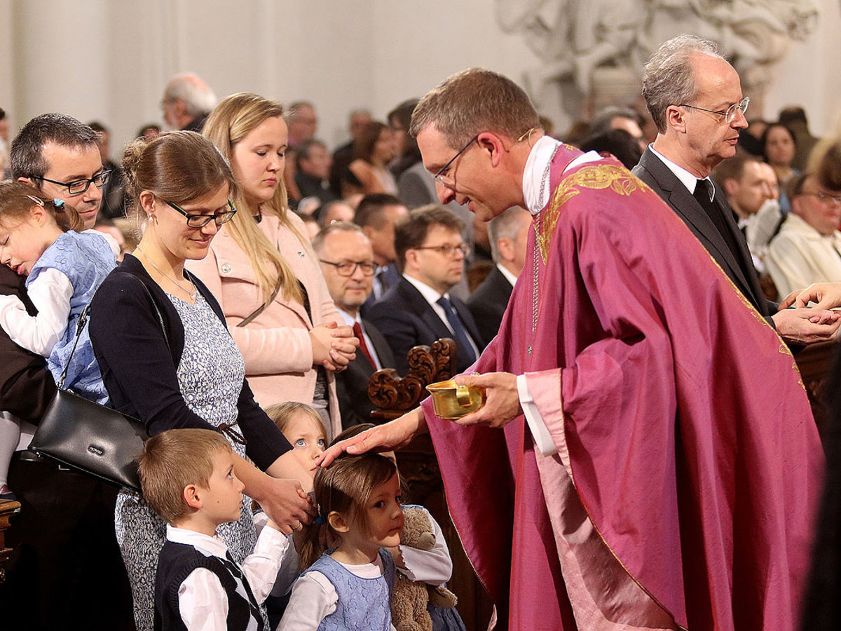 Bischof Dr. Michael Gerber feierlich in sein Amt als Bischof von Fulda eingeführt
